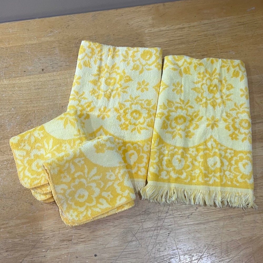 Vtg 70s Sears Yellow Floral Damask Towel Set 4pc Retro Fringed Cotton MCM USA